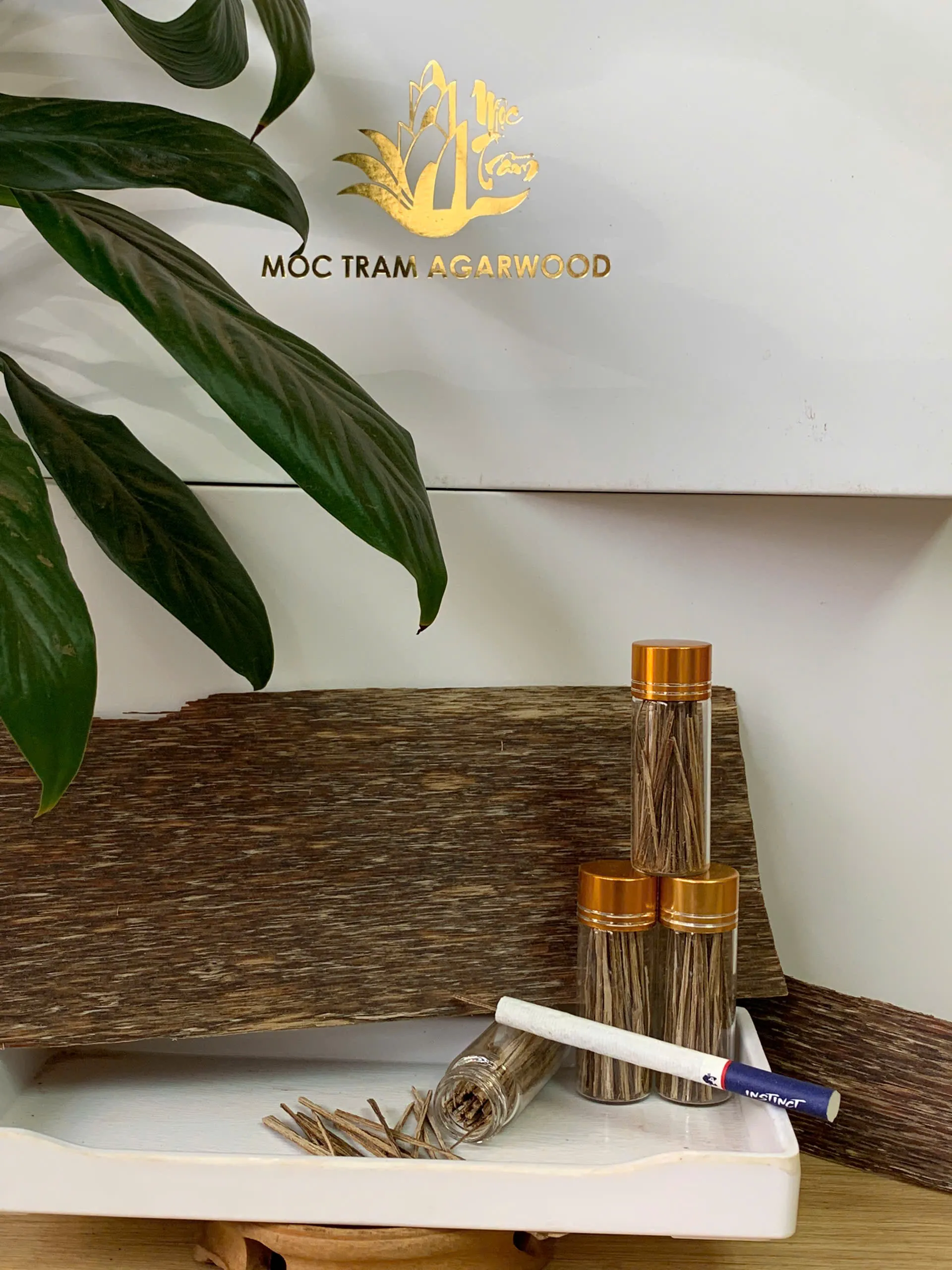 Natural Agarwood Toothpicks – Flavor Enhancing Oud Sticks for Smoking